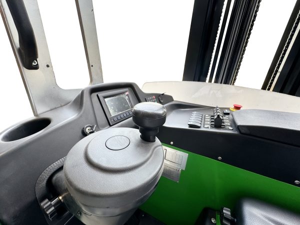 China 2000kg electric reach truck